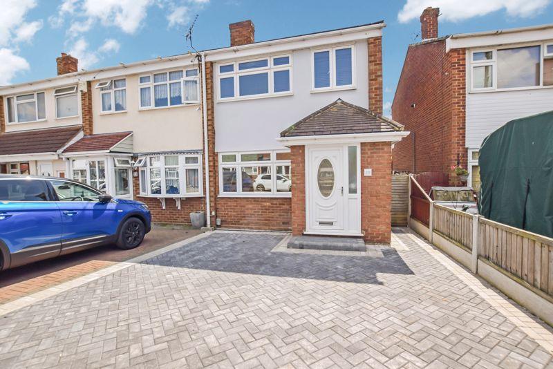 Silverdale East, StanfordLeHope 3 bed end of terrace house £335,000