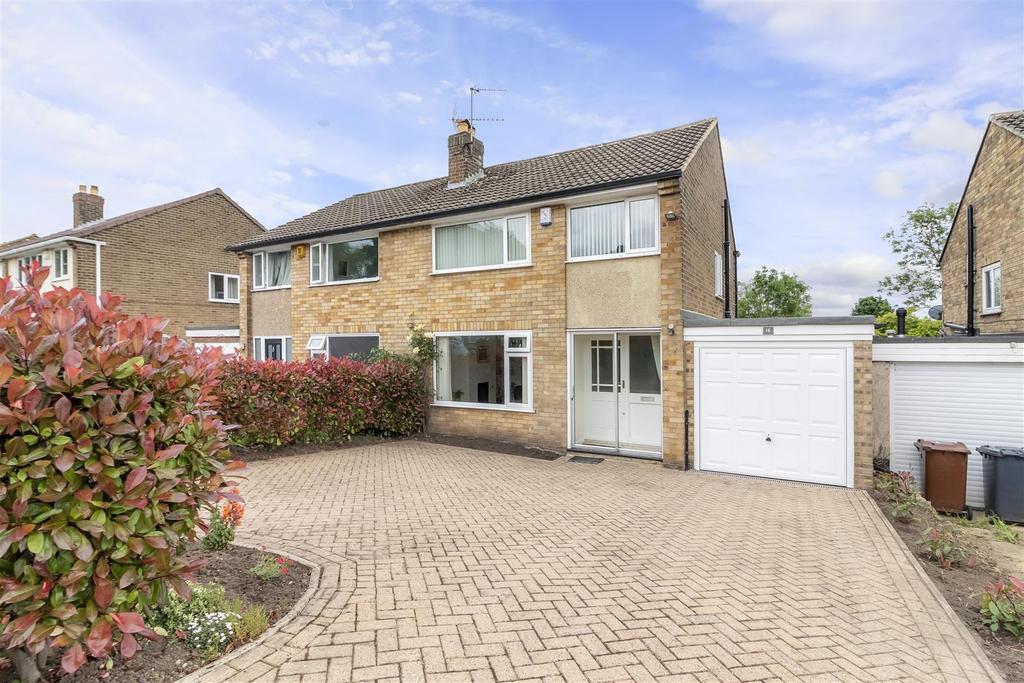Parklands Gate, Bramhope, Leeds 3 bed semidetached house £385,000