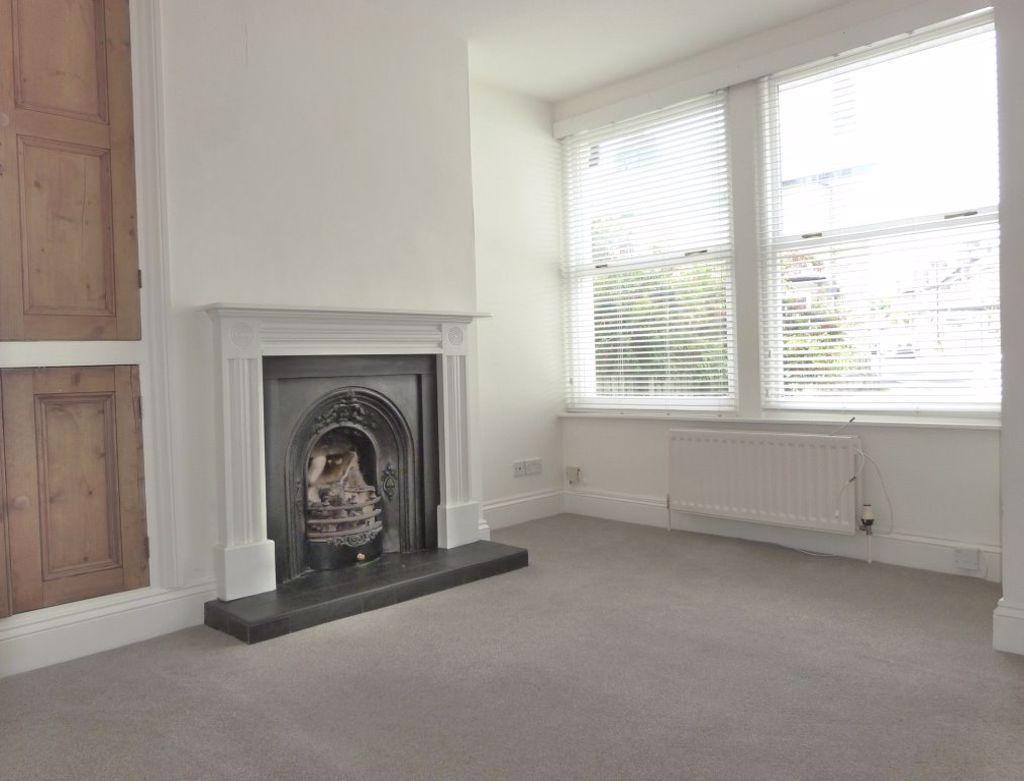 Coronation Grove, Harrogate, HG2 2 bed terraced house £825 pcm (£190 pw)