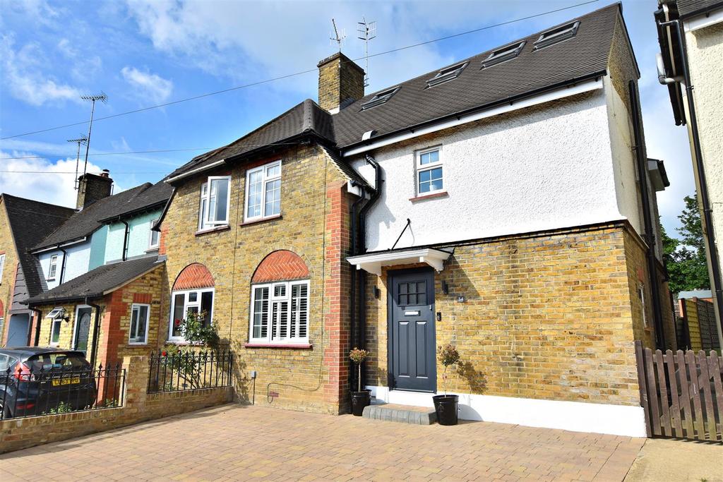 Blackwell Road, Kings Langley 4 bed semidetached house £750,000