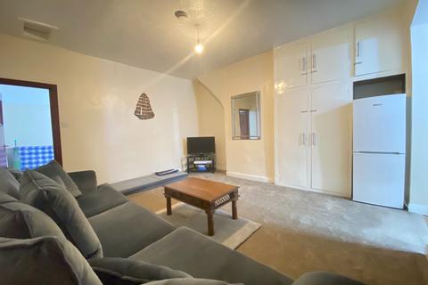 1 bedroom flat to rent, Flat 22A New Bank Road, Blackburn. Lancs. BB2 6JJ