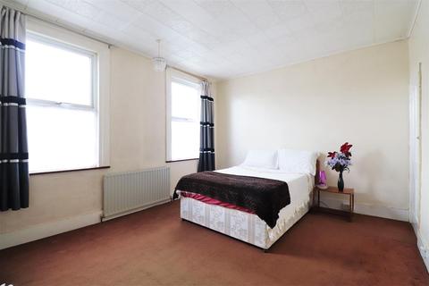 16 Dallin Road, Bexleyheath, DA6 8EJ