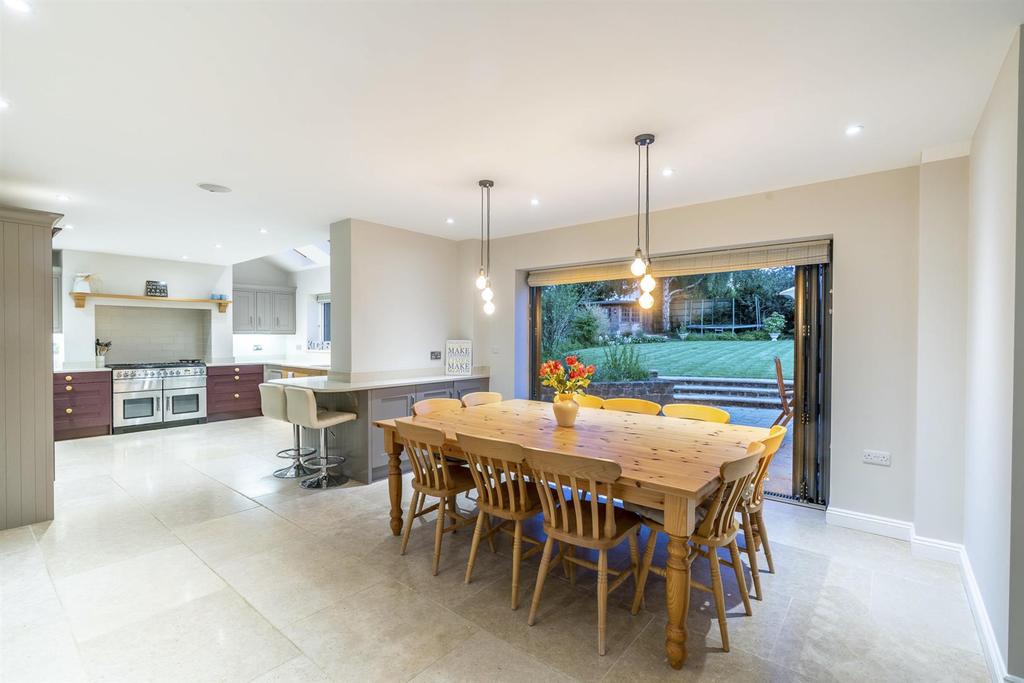 Berry Hill Road, Adderbury, Banbury, Oxfordshire 5 bed detached house