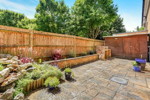 20 Hanno Close, Wallington, SM6 9BZ