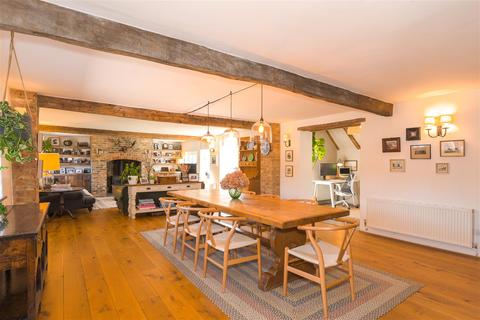 The Granary Ironsbottom, Sidlow, Reigate, RH2 8PP