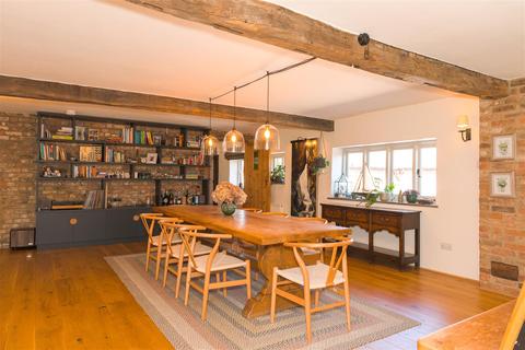 The Granary Ironsbottom, Sidlow, Reigate, RH2 8PP