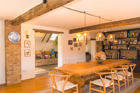 The Granary Ironsbottom, Sidlow, Reigate, RH2 8PP
