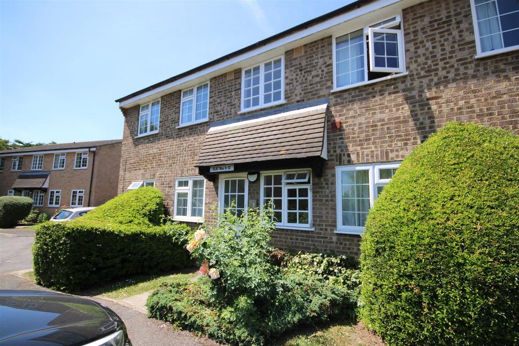 Minstrel Gardens, Surbiton 1 bed flat £260,000