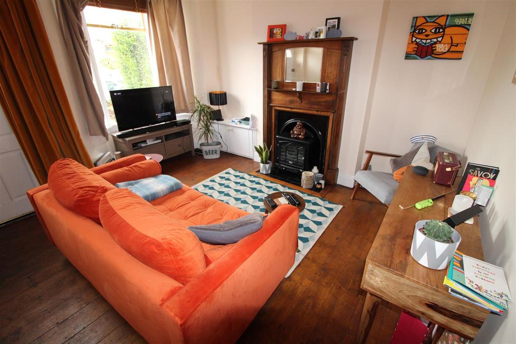 Melton Road, Kings Heath, Birmingham 3 bed end of terrace house £289,950