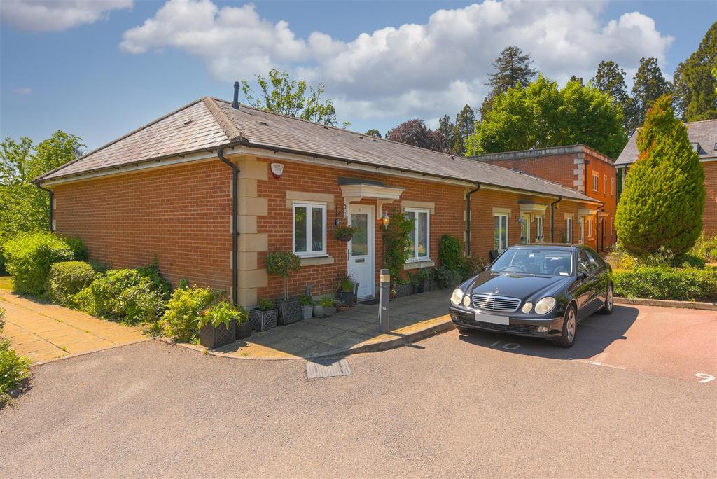 Royal Earlswood Park, Redhill 2 bed bungalow £335,000