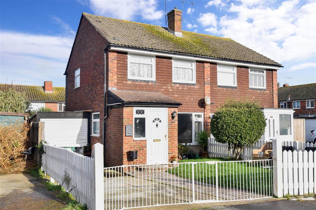 Rife Way, Ferring, Worthing, West Sussex 3 bed semidetached house £