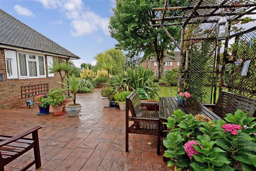 Hillside Avenue, Worthing, West Sussex 3 bed detached bungalow £475,000