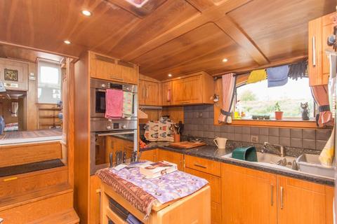 2 bedroom houseboat for sale - Highway Marine, 38 Strand Street
