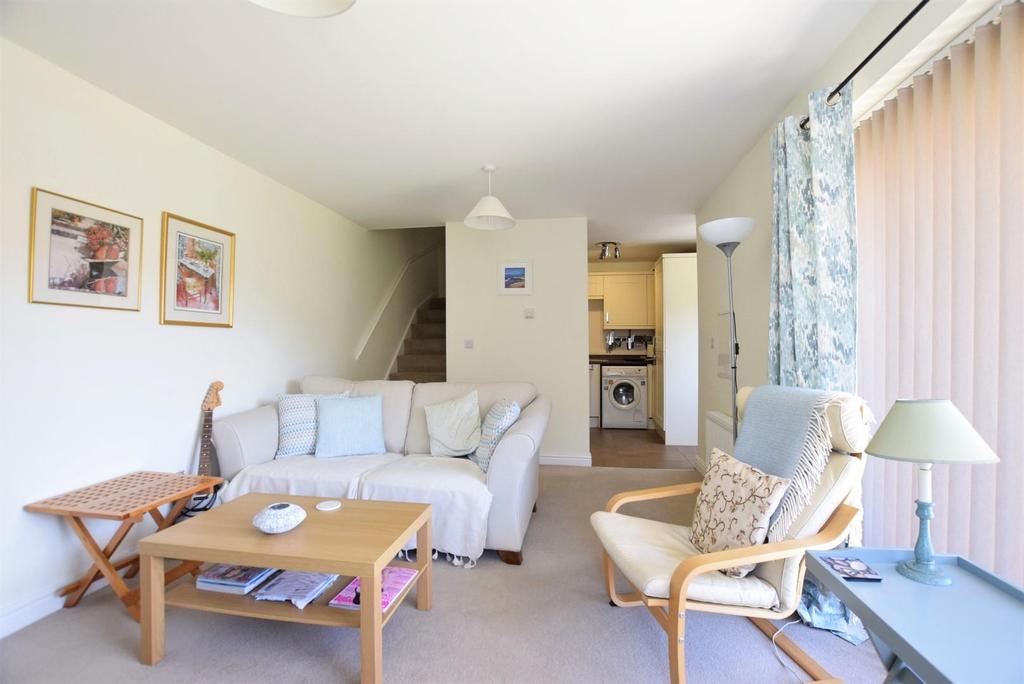Martingale Mews, Oakham 2 bed end of terrace house £199,995