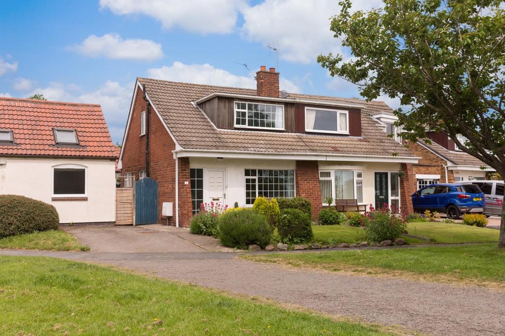 The Green, Dunnington, York 3 bed semidetached house £270,000