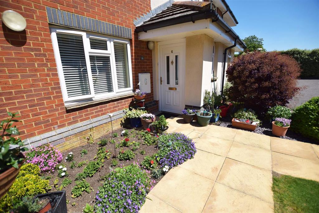 Guardian Court, Rainham, 1 bed flat £195,000