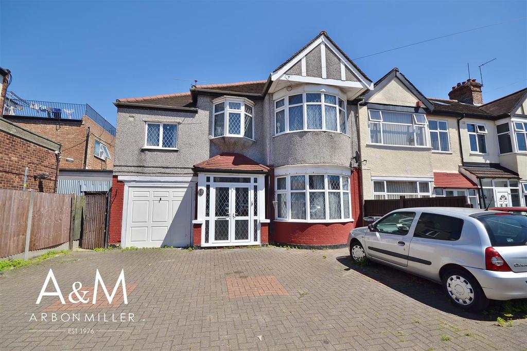 Baron Gardens, Barkingside 4 bed end of terrace house £675,000