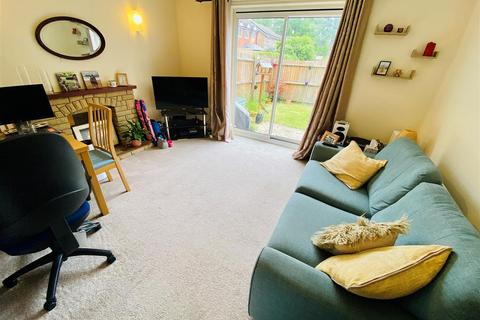 67 Eastley Crescent, Warwick, CV34 5RX