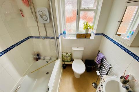 67 Eastley Crescent, Warwick, CV34 5RX