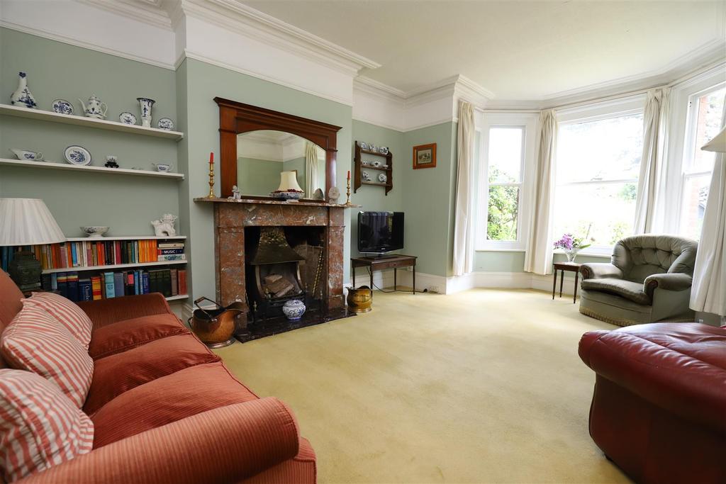 Bower Mount Road, Maidstone 5 bed semidetached house £700,000