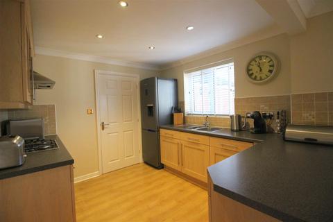 37 Farnham Drive, Darlington, DL3 0RS