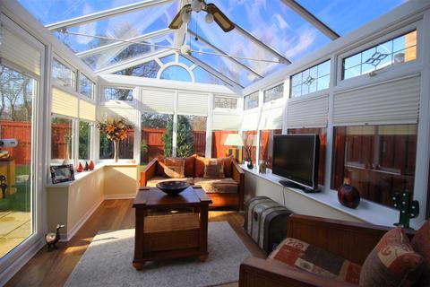 37 Farnham Drive, Darlington, DL3 0RS