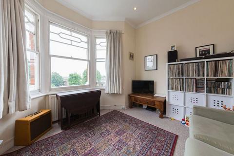 2 bedroom flat to rent, N8