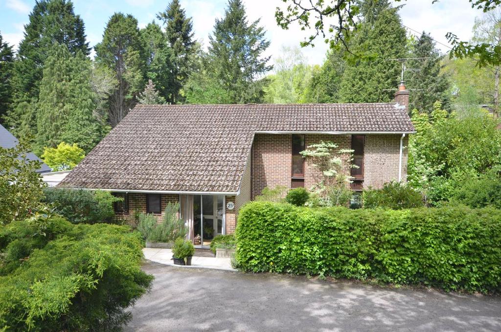 Upper Bourne Lane, Farnham 3 bed detached house £835,000