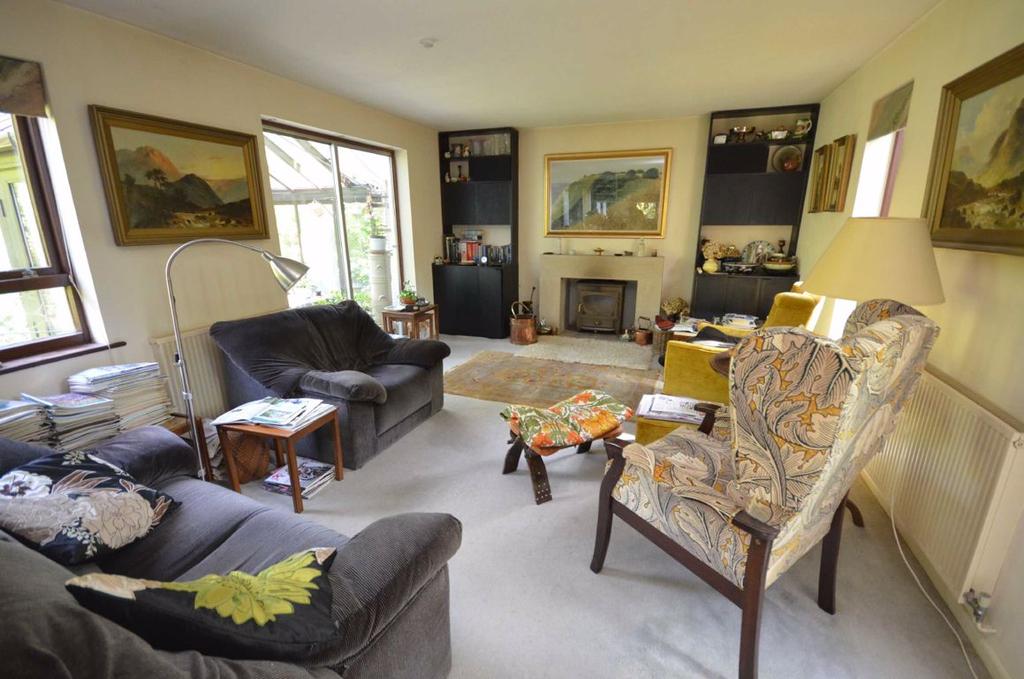 Upper Bourne Lane, Farnham 3 bed detached house £835,000