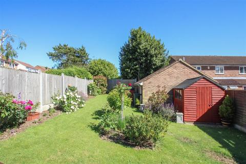 5 Rowhedge, Brentwood, CM13 2TS