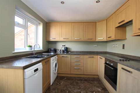 5 Rowhedge, Brentwood, CM13 2TS