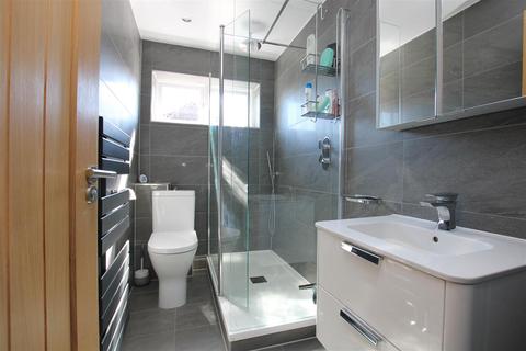 5 Rowhedge, Brentwood, CM13 2TS