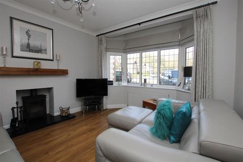 11 The Meadows, Ingrave, Brentwood, CM13 3RL