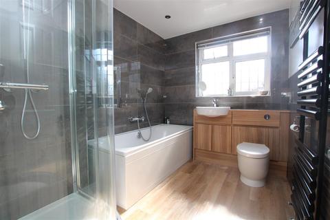 11 The Meadows, Ingrave, Brentwood, CM13 3RL