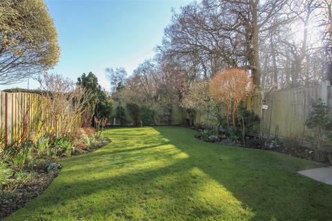 11 The Meadows, Ingrave, Brentwood, CM13 3RL