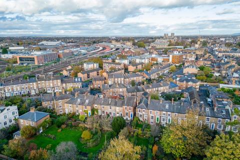 2 bedroom terraced house to rent, Mount Parade, York, YO24 4AP