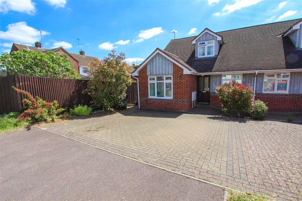 Miles Avenue, Leighton Buzzard 3 bed semidetached bungalow for sale