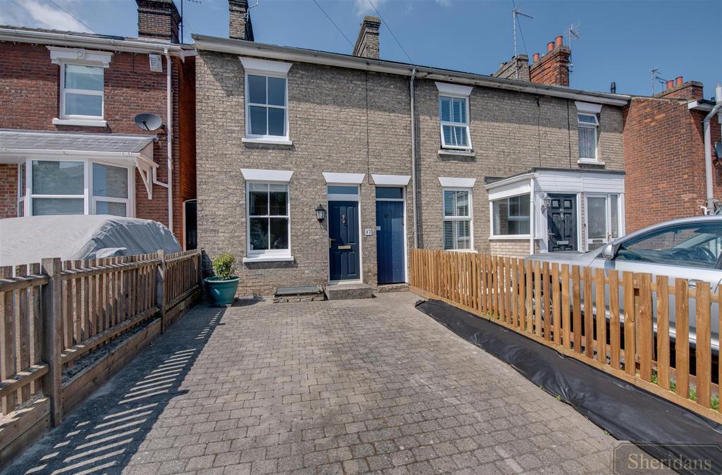 Springfield Road, Bury St Edmunds 2 bed end of terrace house £335,000