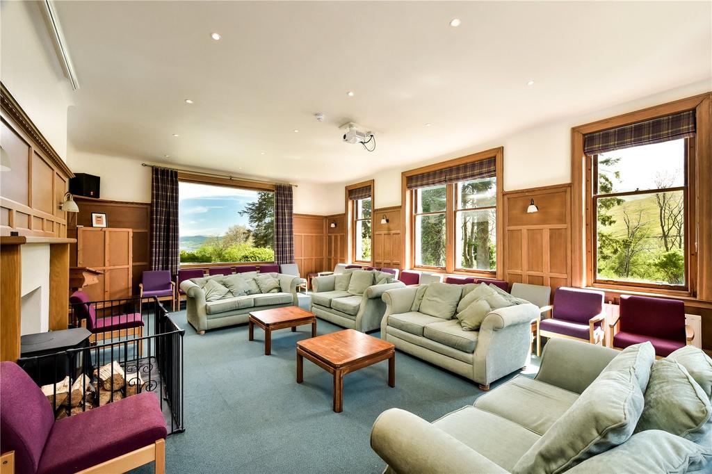 Brae Lounge