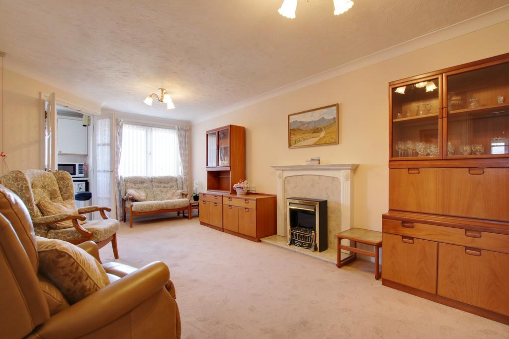 MORESBY COURT, FAREHAM 2 bed retirement property for sale £170,000