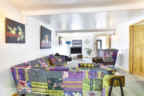 14 Oldham Road, Denshaw, Oldham, OL3 5SL