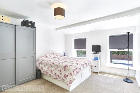 14 Oldham Road, Denshaw, Oldham, OL3 5SL