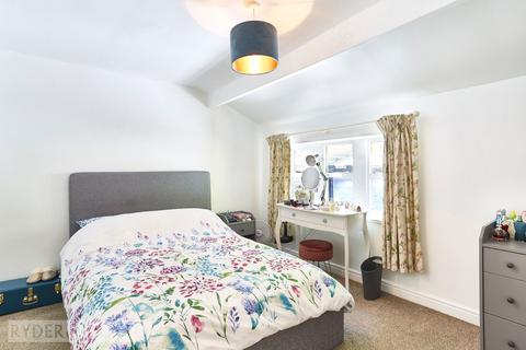 14 Oldham Road, Denshaw, Oldham, OL3 5SL