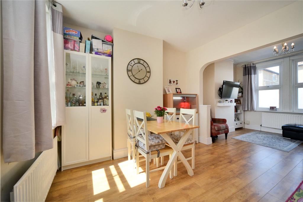 St. Andrews Road, Carshalton, SM5 2 bed terraced house £375,000