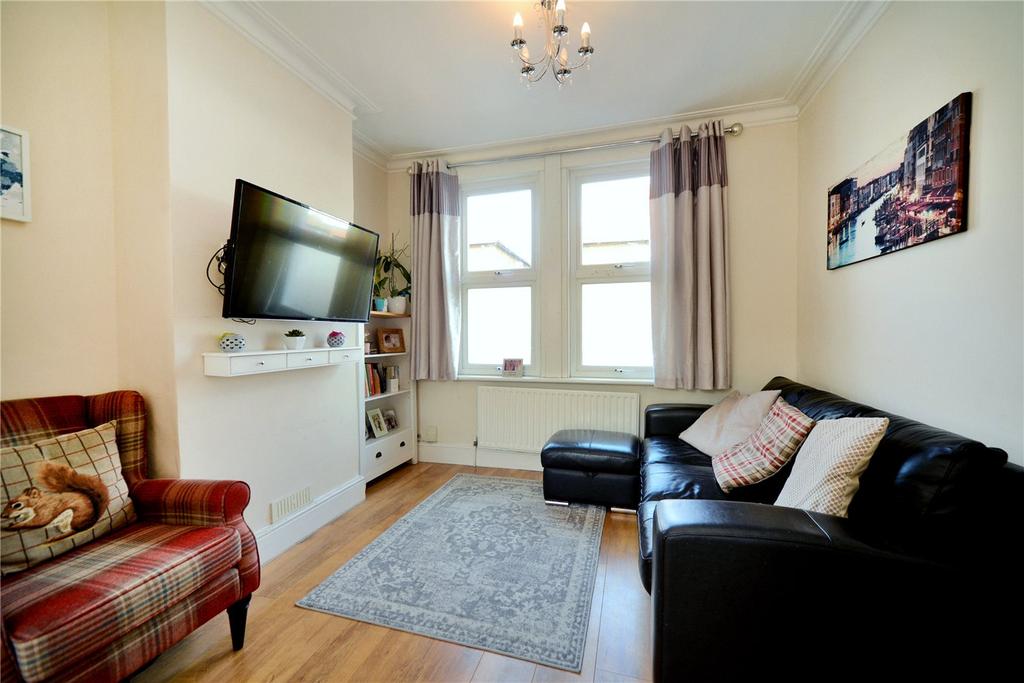 St. Andrews Road, Carshalton, SM5 2 bed terraced house £375,000