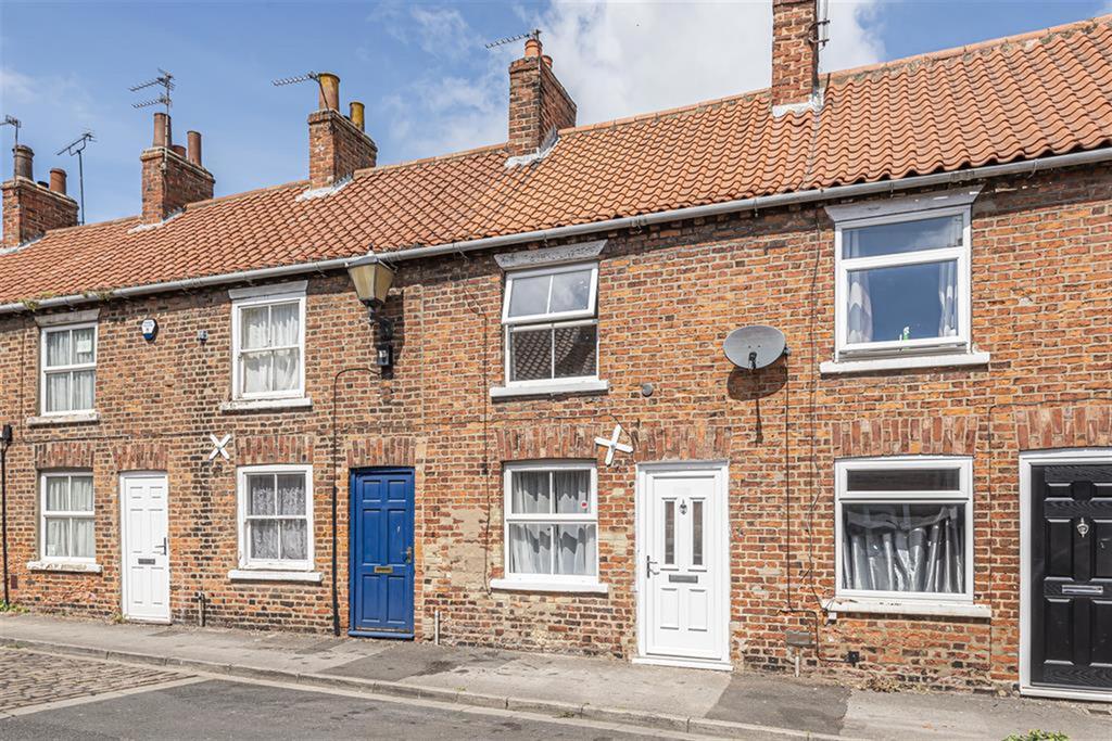 Millgate, Selby, YO8 3JZ 2 bed terraced house £120,000