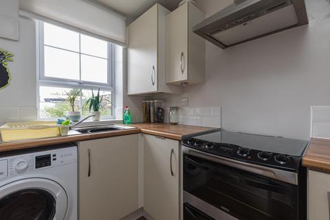 39 Burrfields Road, Chapel En Le Frith, High Peak, SK23 0JW