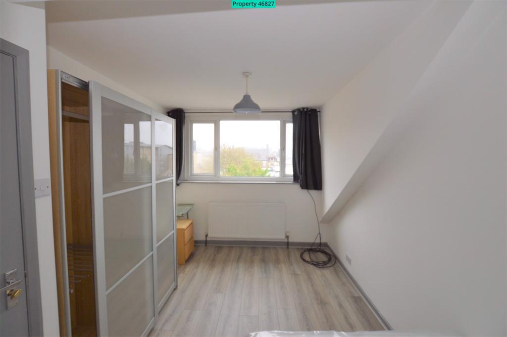 Grantham Road, Bradford, BD7 1RN 4 bed end of terrace house £250 pcm