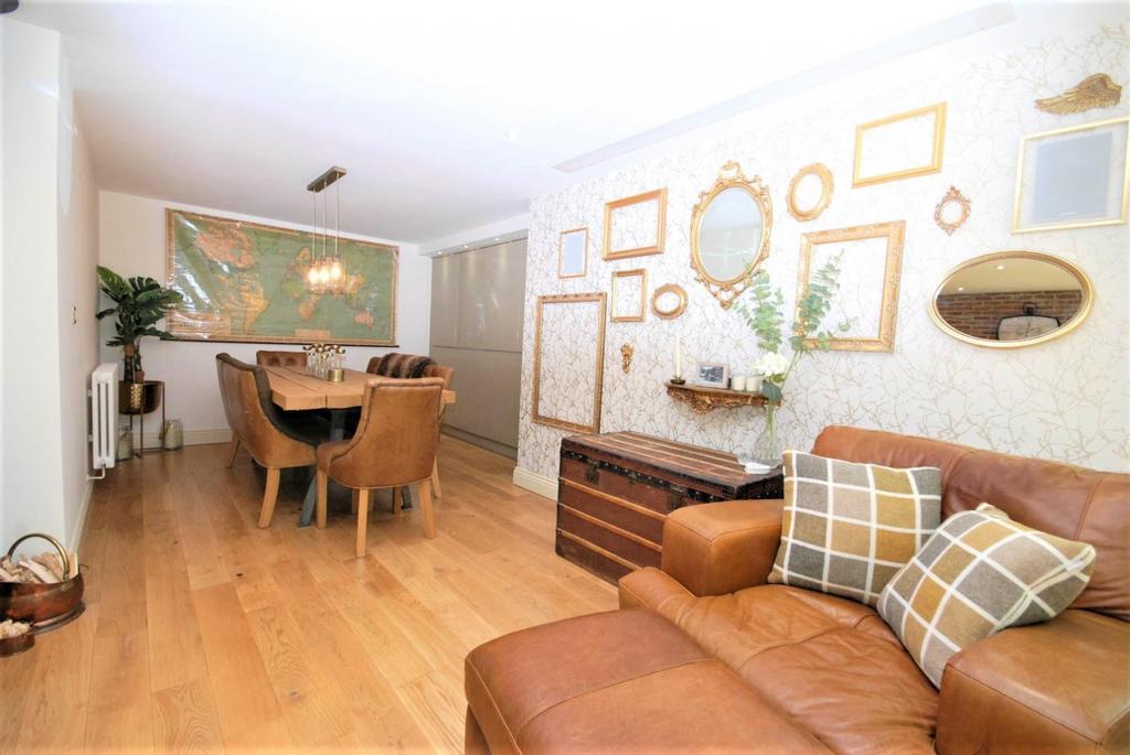 Family Room / Dining