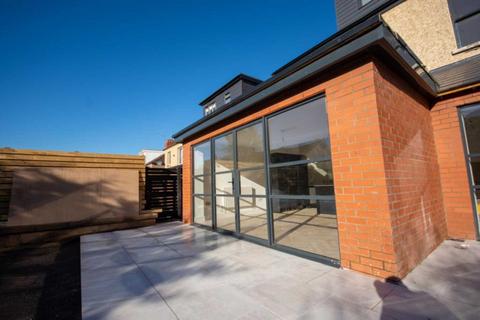 4 bedroom semi-detached house to rent, Llandennis Avenue, Cardiff